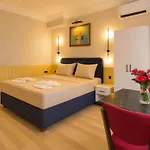 Hotel The Pera Vista & 1 One Facilities 3*